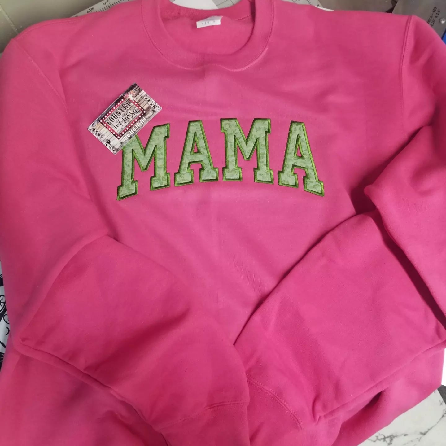 Mama curved applique, Mama sweatshirt